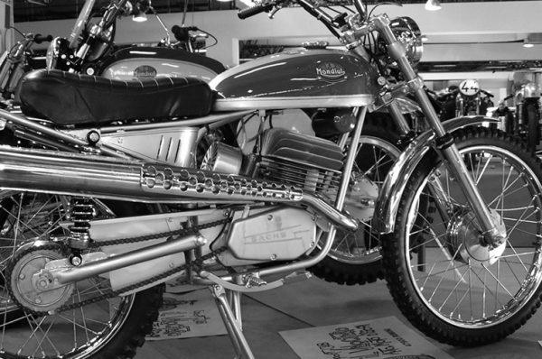 Zmiana pokoleniowa w firmie Mondial: Massimo Boselli i nowa era motocykli 50cc oraz motocrossów 125cc. Zmiana pokoleniowa w firmie Mondial: Massimo Boselli i nowa era motocykli 50cc oraz motocrossów 125cc.
