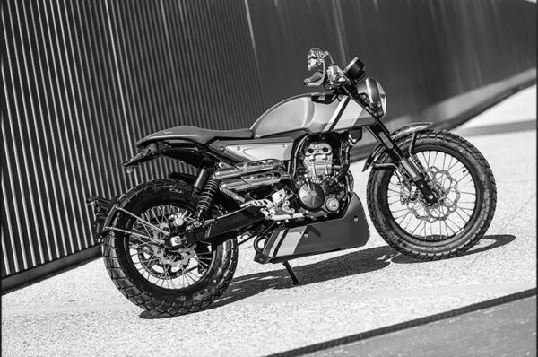 Legendarny HPS 300 CC Legendarny HPS 300 CC
